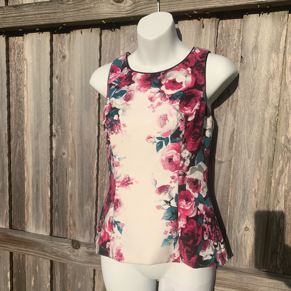 White House Black Market : Sleeveless Top